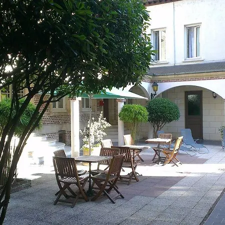 Ibis Styles Cathedrale Hotel 3*