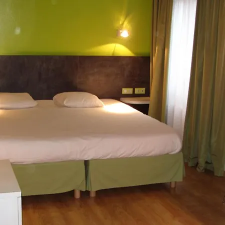 Hotel Ibis Styles Cathedrale 3*